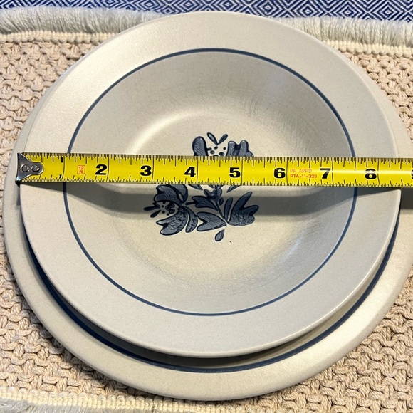 Pfaltzgraff Yorktowne Vintage Plates Bowls Casserole Dish Soup Tureen Stoneware - Picture 15 of 16